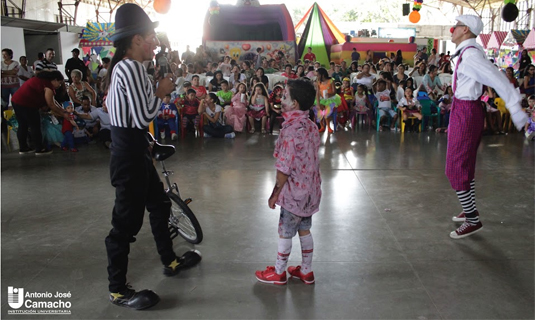 Celebración día del niño UNIAJC