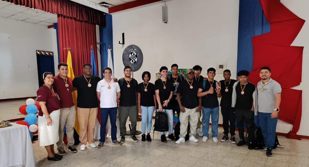 Estudiantes de la Unicamacho Triunfan en el ROSARIO STEAM FEST