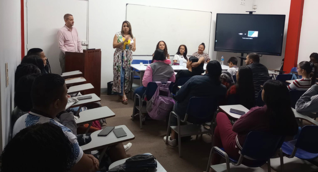 Egresados Unicamacho comparten experiencias en Semana Unidiversidad