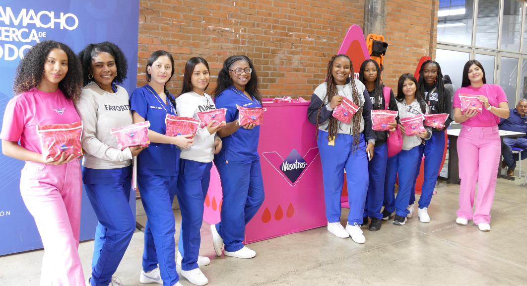 UniCamacho entrega kits de protección femenina a su comunidad