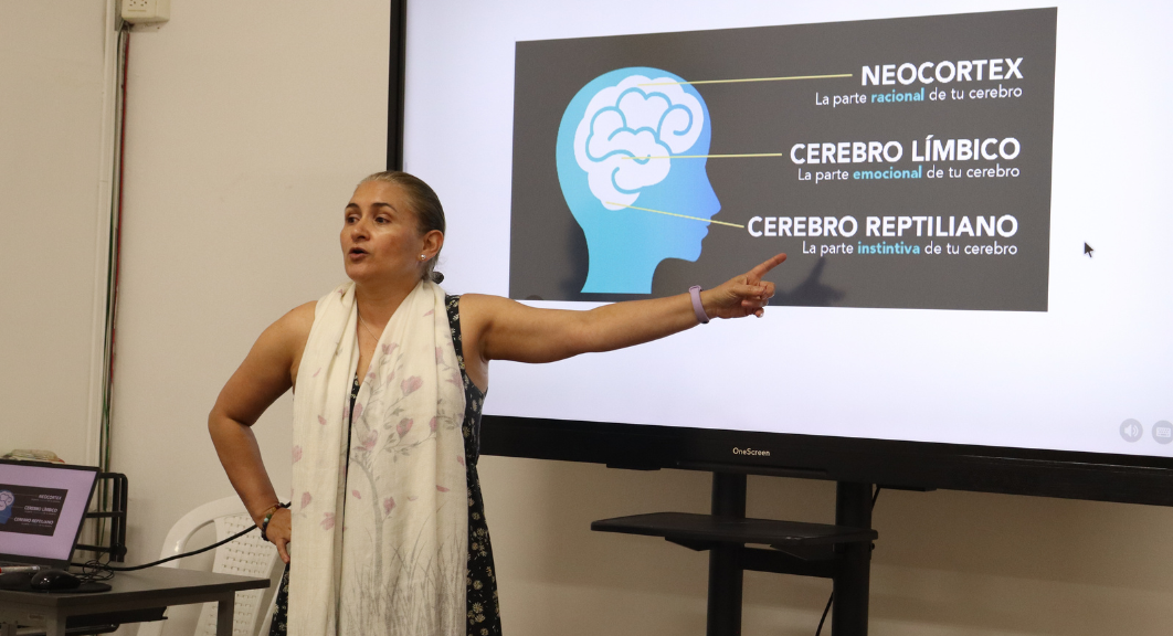 Charla sobre innovación y emprendimiento en Unicamacho