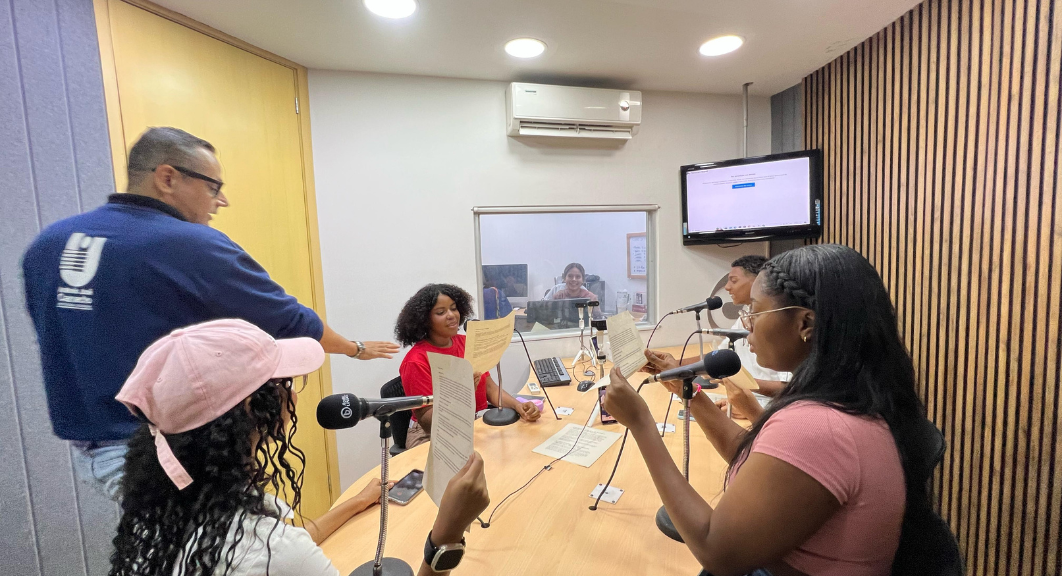 ‘Parchados’, el nuevo programa radial de Radio UNIAJC, inicia sus primeras pruebas de grabación