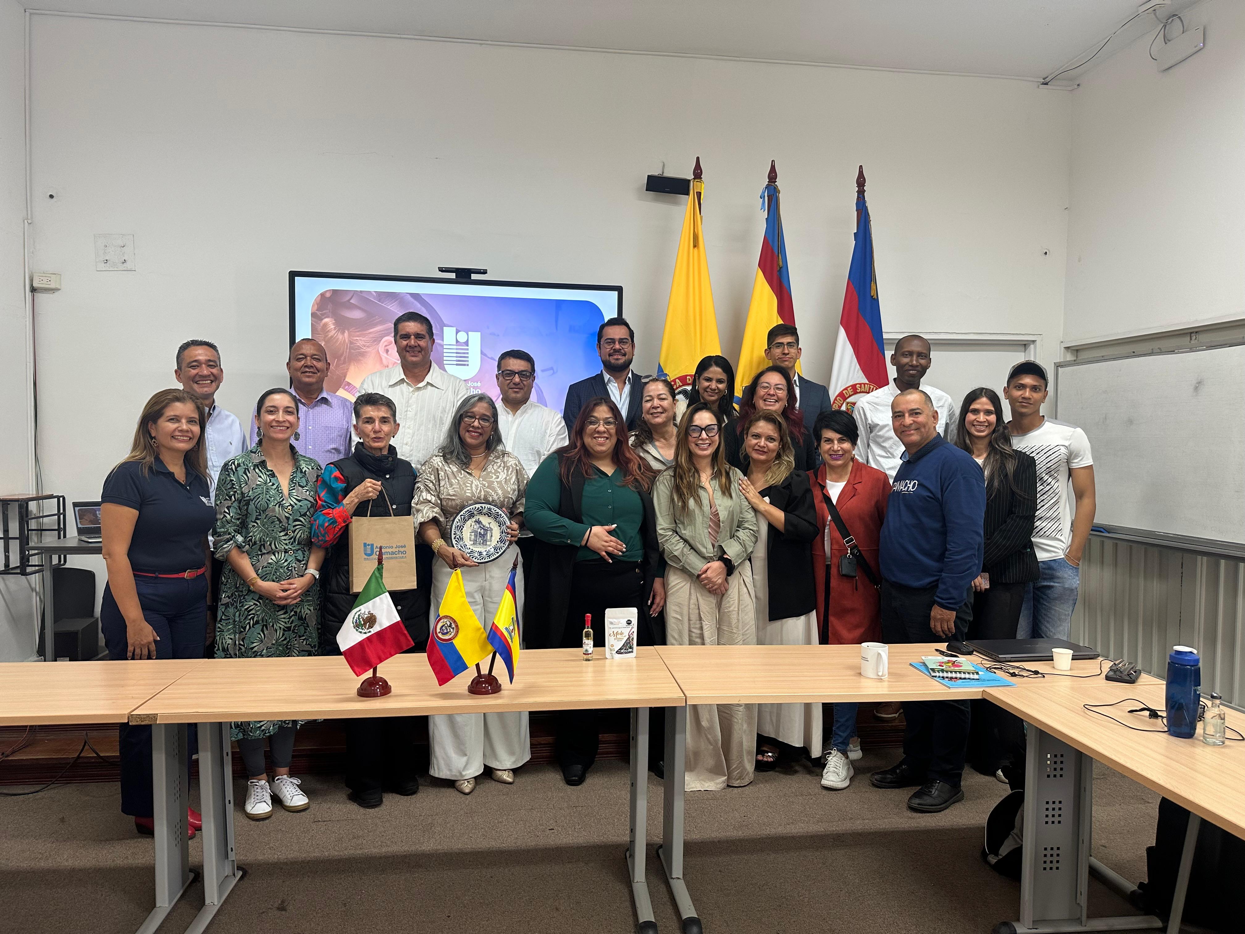Unicamacho recibió la visita de un grupo de académicos y empresarios de Puebla, México