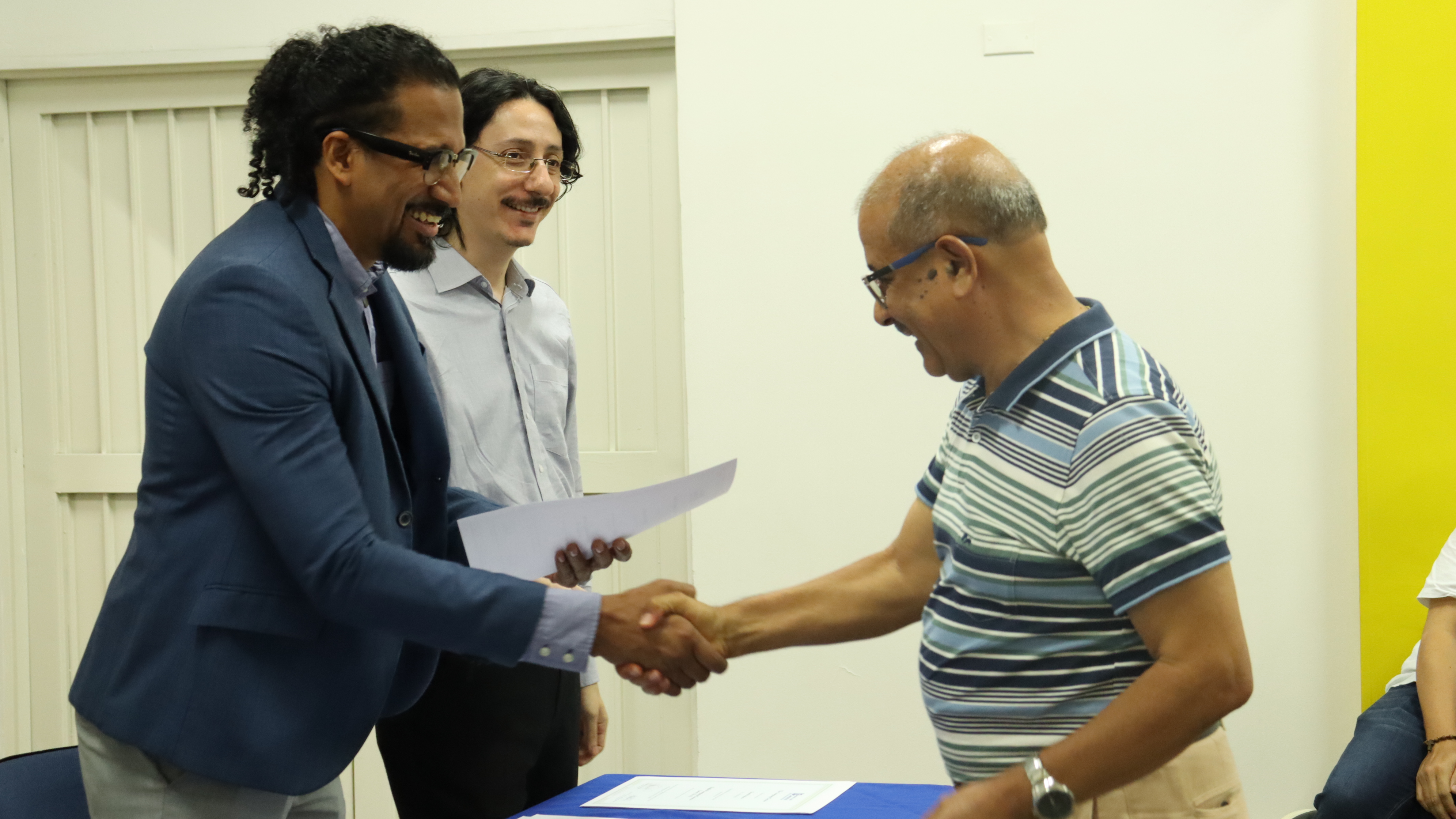 Directivos, docentes y personal administrativo culminaron con éxito su curso de inglés