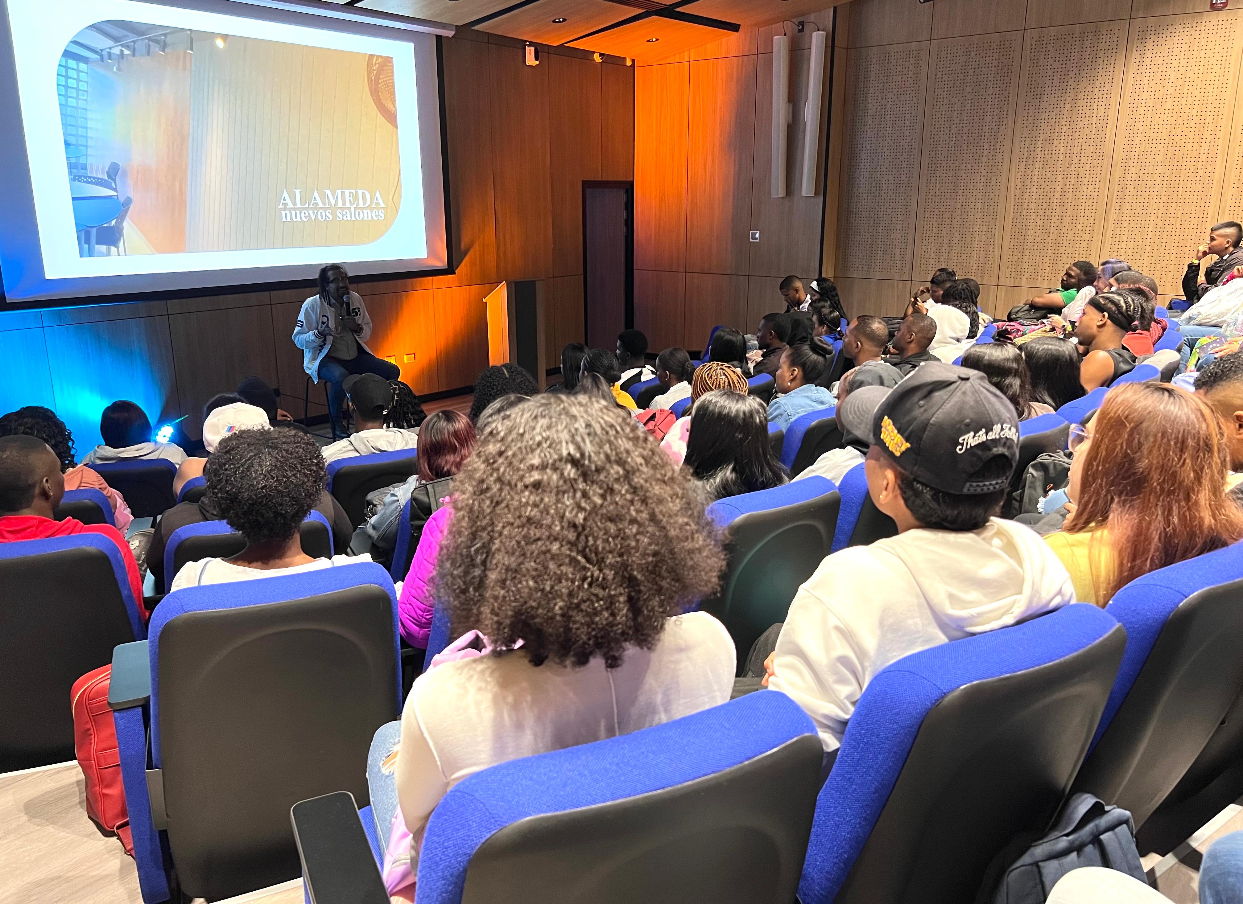 El rector Ing. Hugo Alberto González dio la bienvenida a nuevos estudiantes