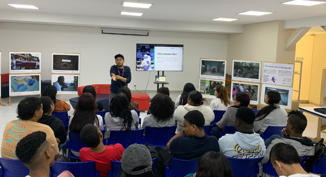 Estudiantes participaron de la charla ‘Diálogos con la Ausencia’ en la sede norte de la Biblioteca