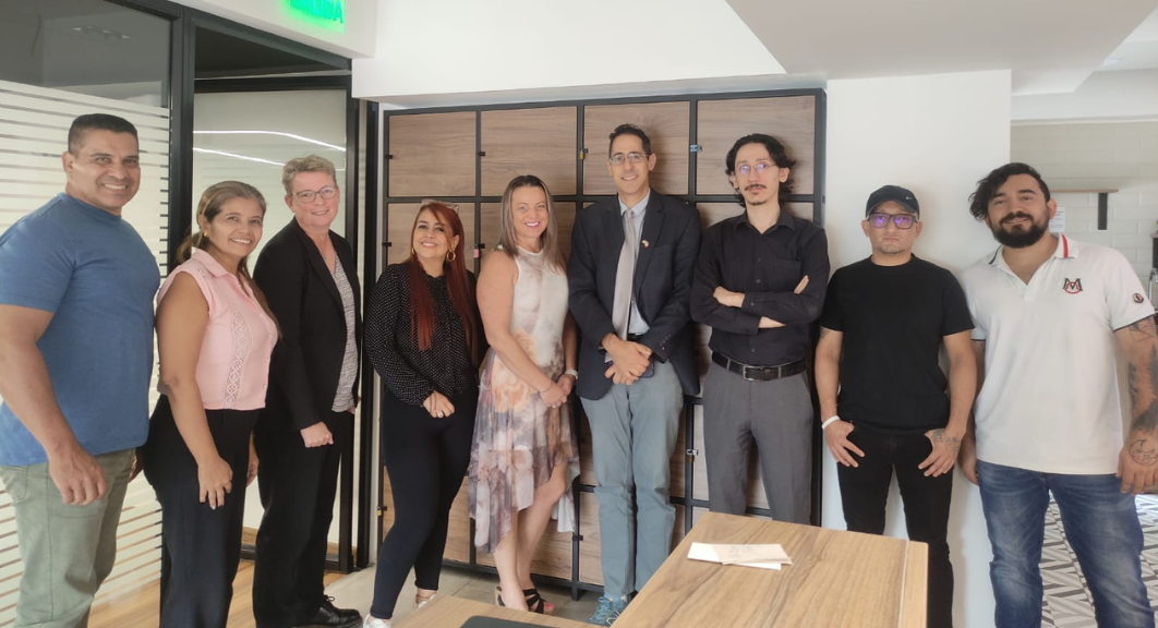 El Centro de Idiomas se sigue fortaleciendo con visita de expertos en lenguas El Centro de Idiomas se sigue fortaleciendo con visita de expertos en lenguas