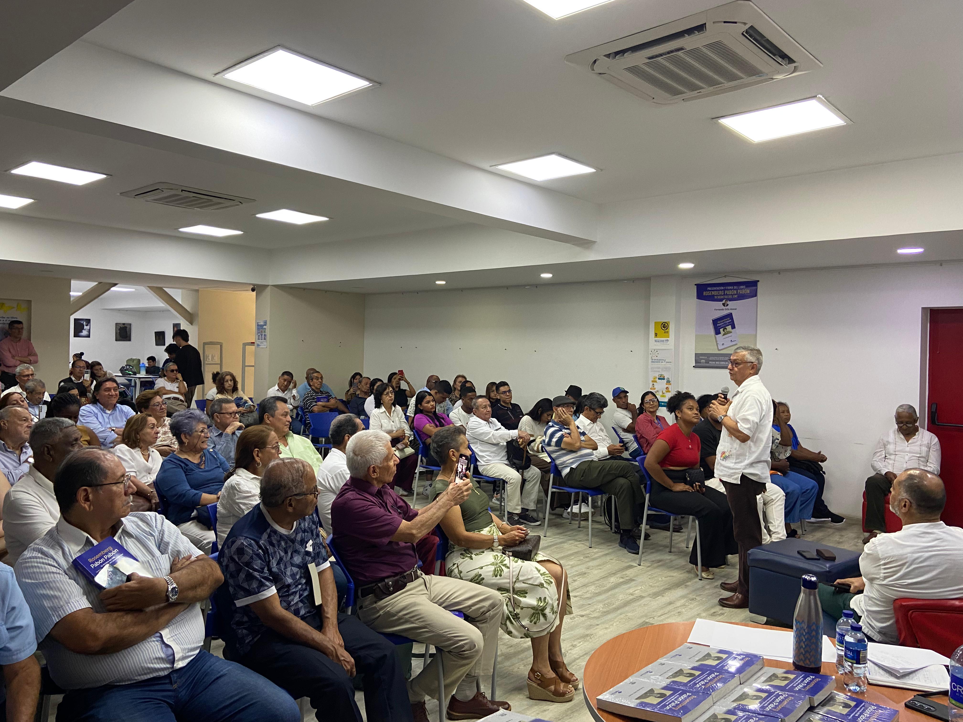 Lanzamiento del libro ‘Confesiones inéditas del Comandante Uno’ en la Semana Inweek